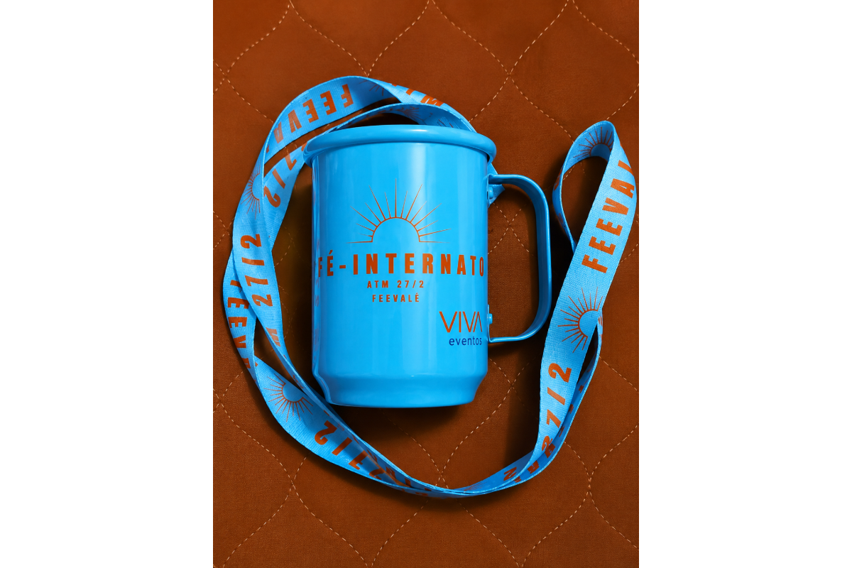 Caneca Personalizada com Cordão